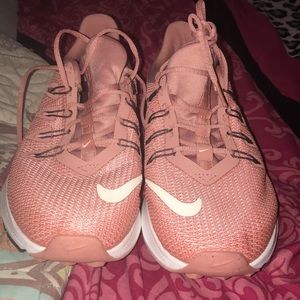 pink nike running shoes size 8.5